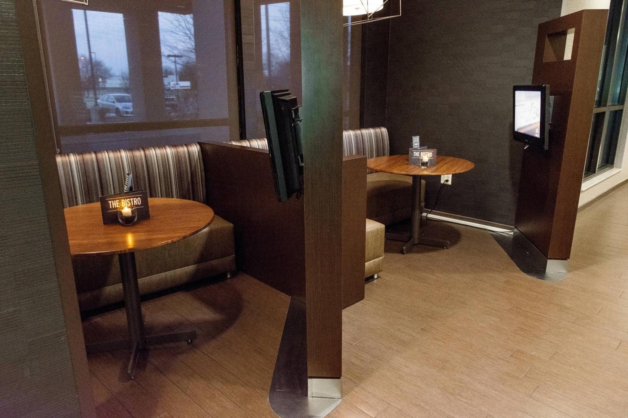Courtyard By Marriott Lafayette