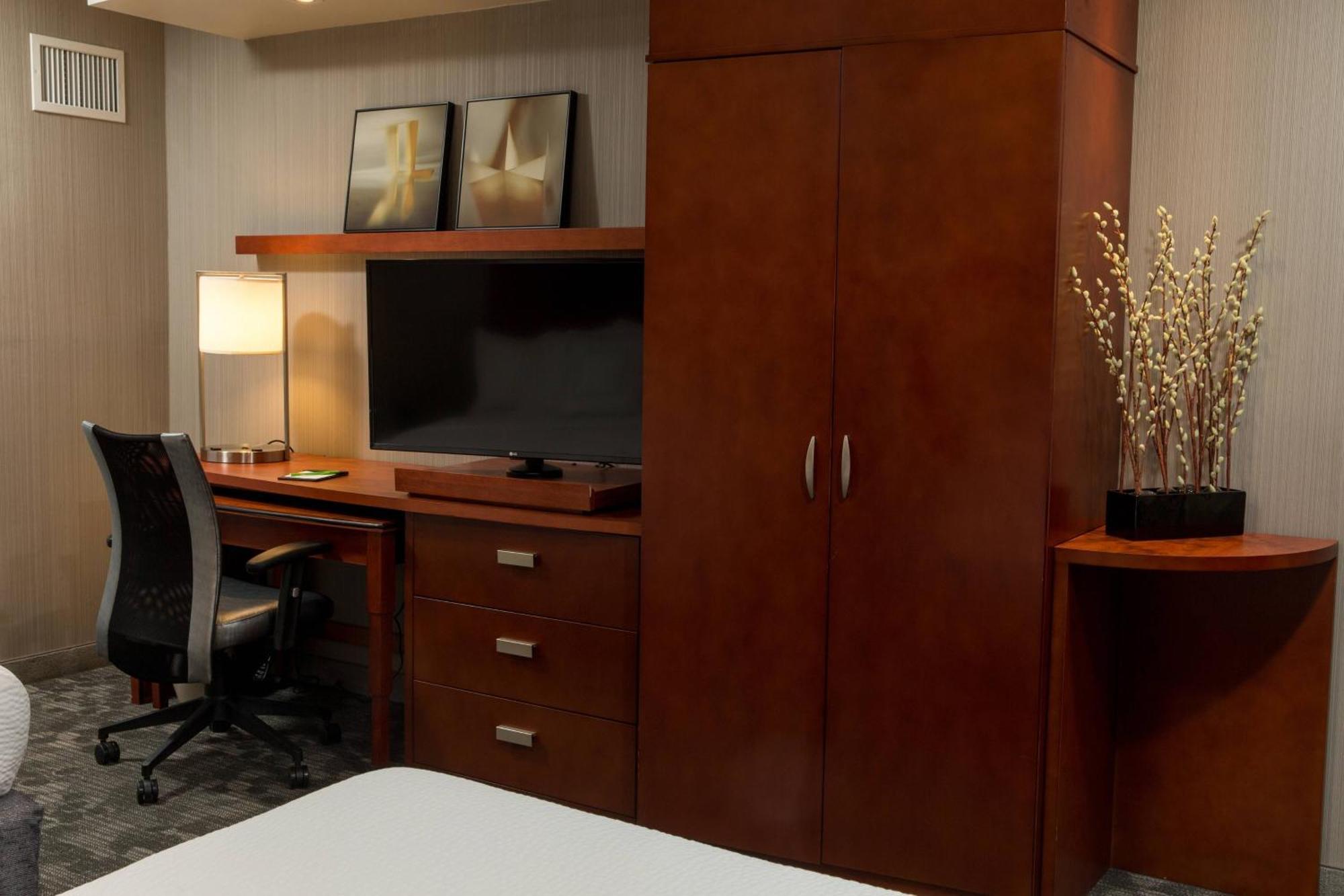 Courtyard By Marriott 3*