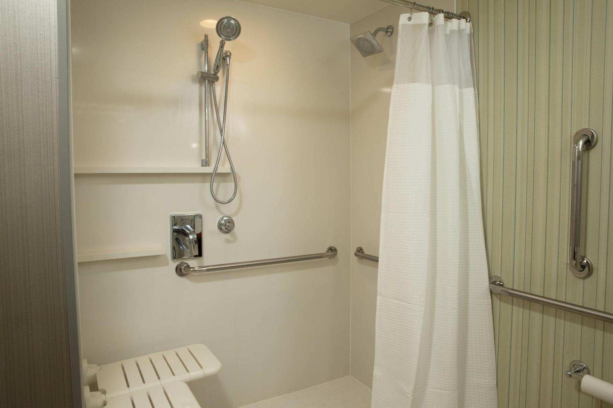 Courtyard By Marriott Hotel