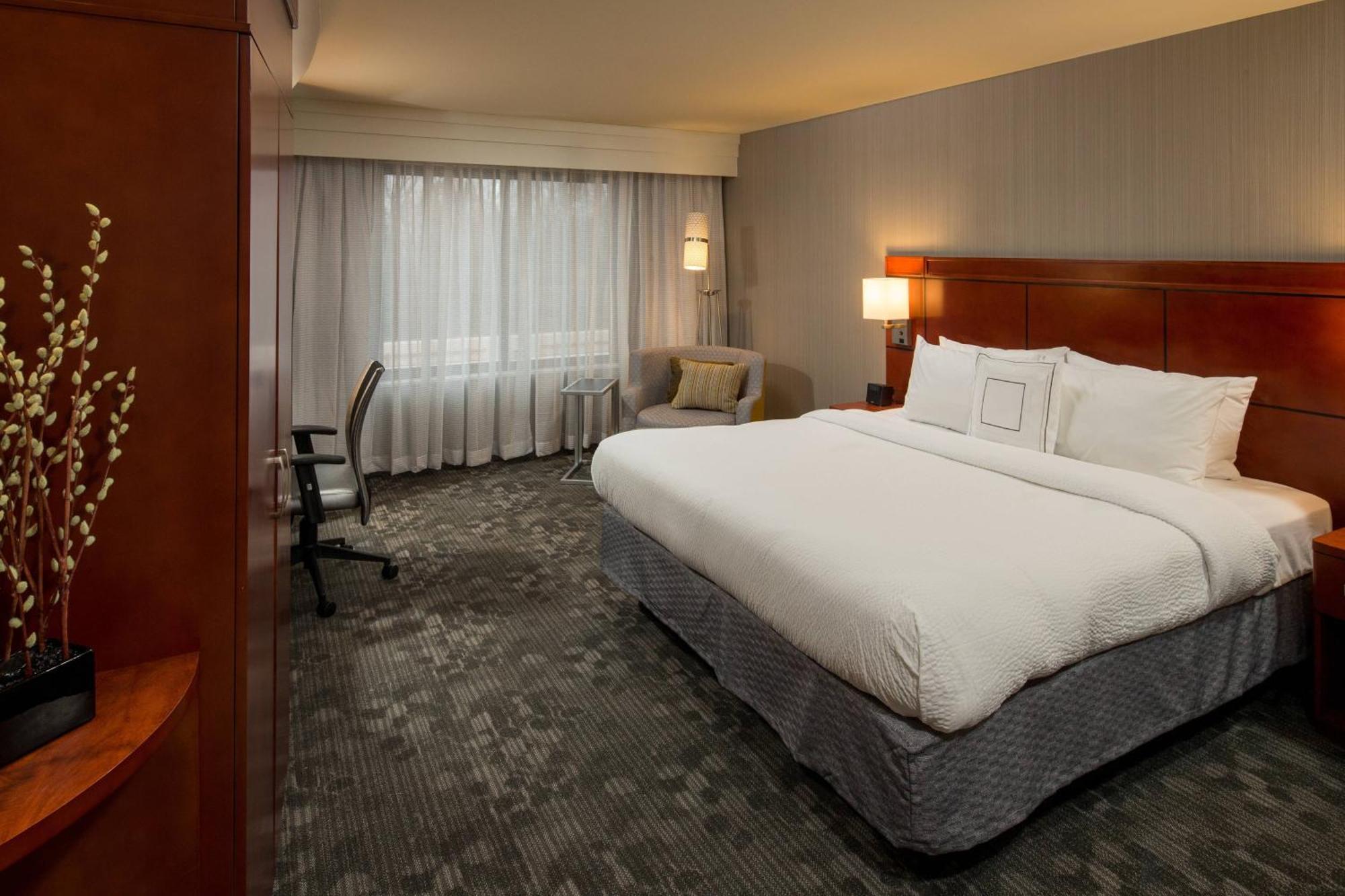 Courtyard By Marriott 3*