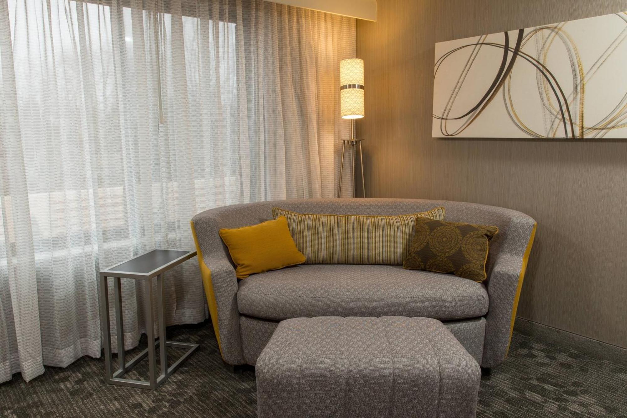 Courtyard By Marriott