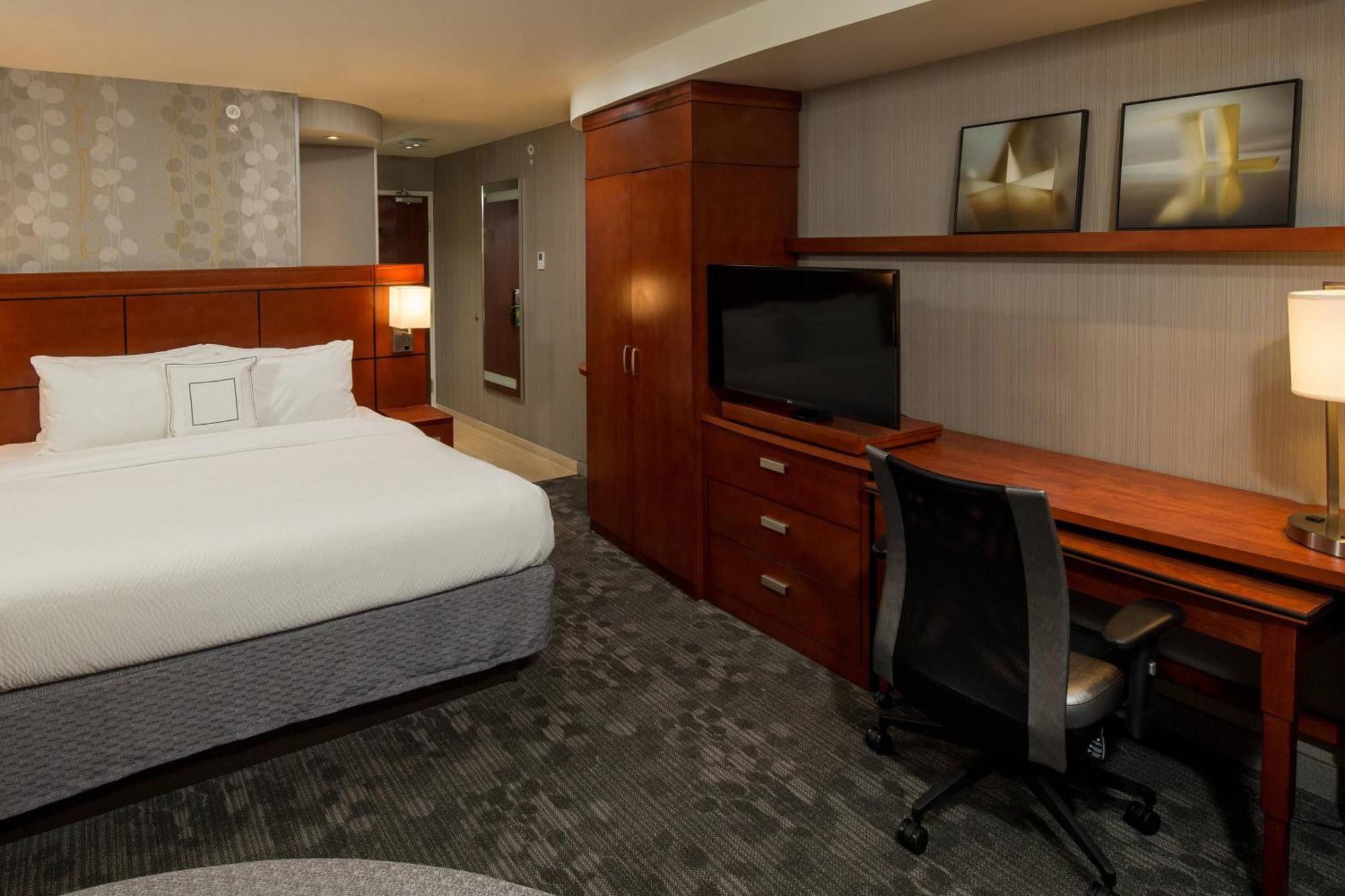 Hotel Courtyard By Marriott 3*