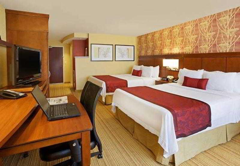 Courtyard By Marriott Hotel 3*