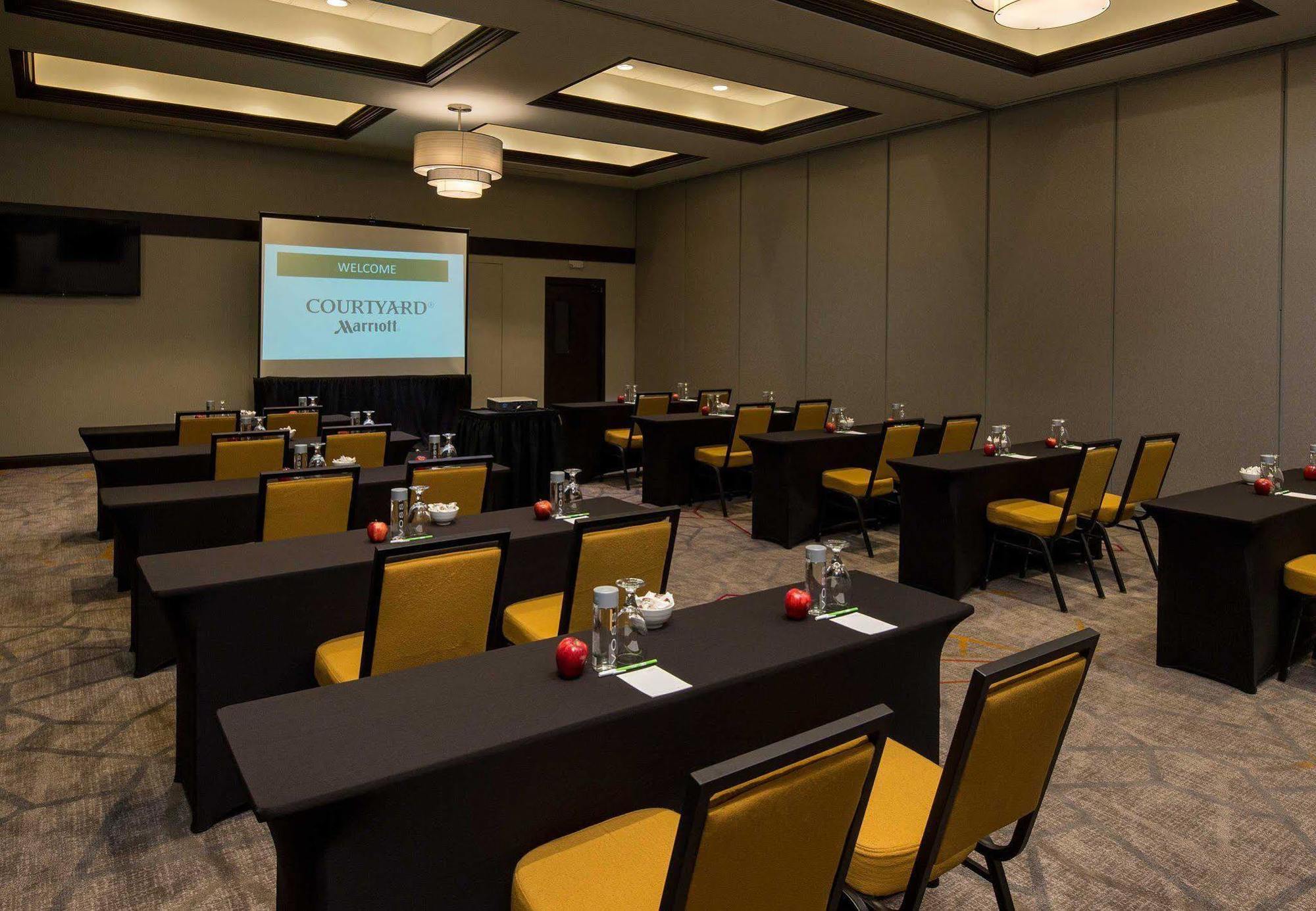 Hotel Courtyard By Marriott 3*