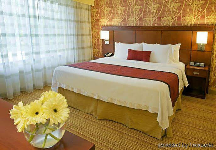 Courtyard By Marriott 3*