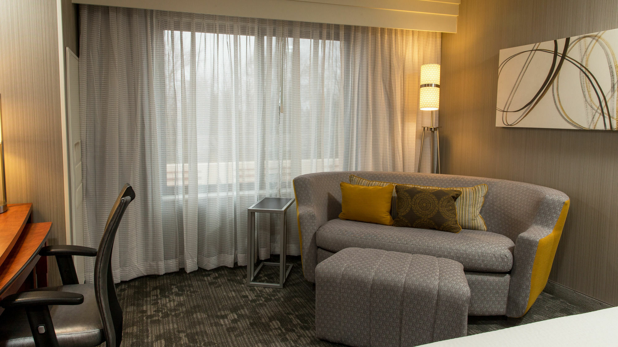 Courtyard By Marriott Hotel